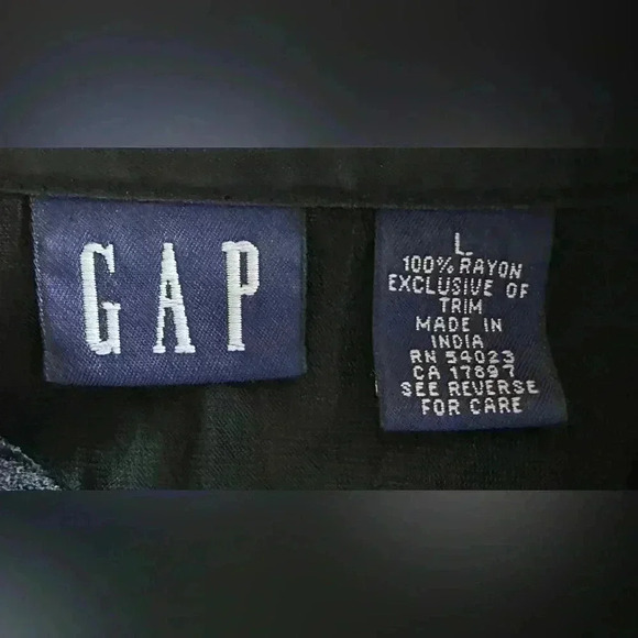 GAP 100% Rayon Black Blouse - Picture 2 of 4